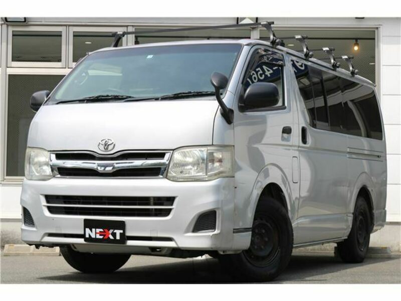TOYOTA　HIACE