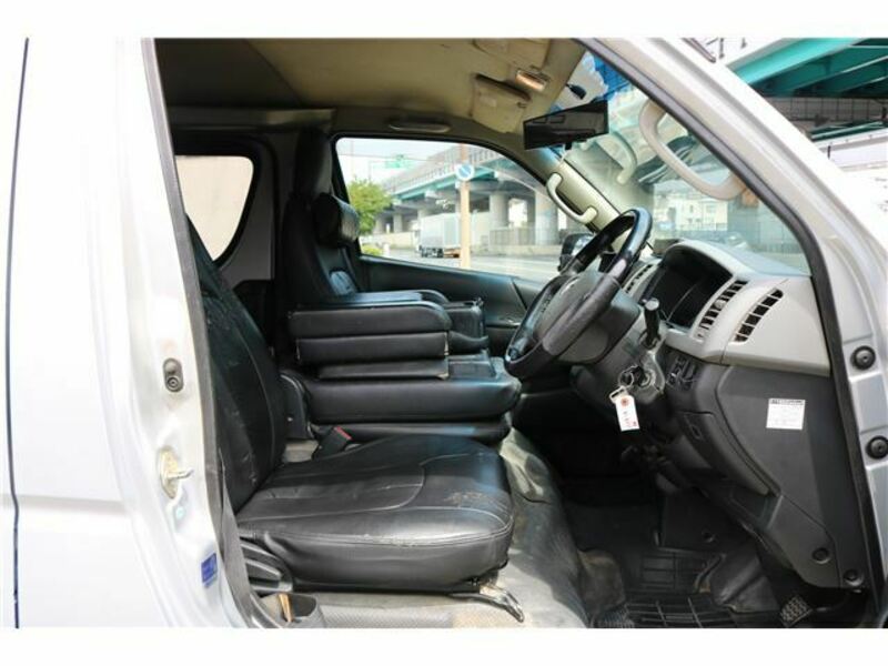 HIACE-8