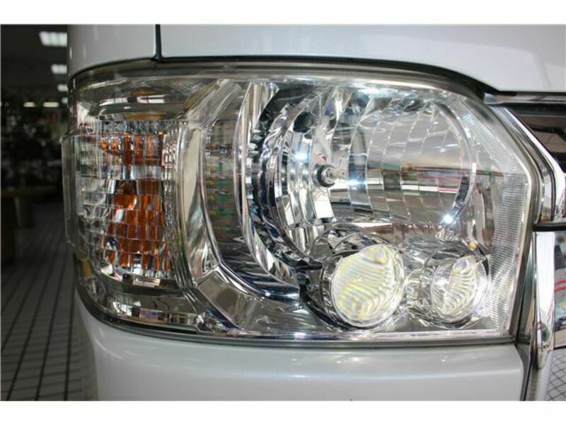 HIACE-10