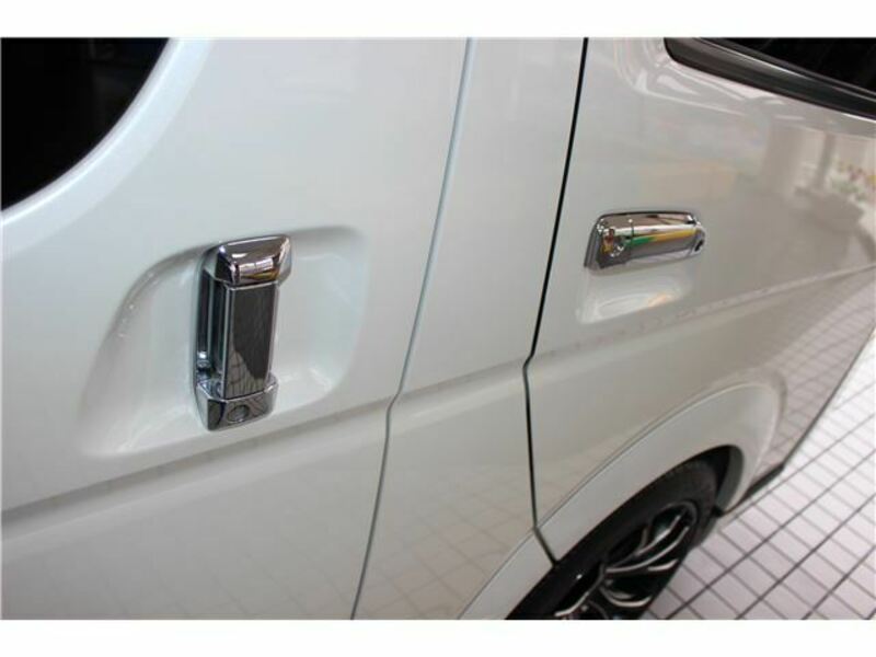 HIACE-11