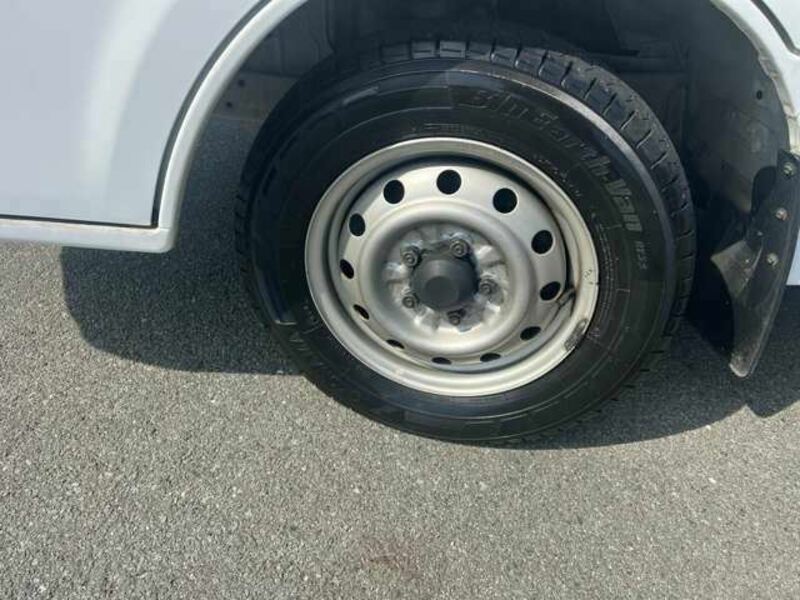 BONGO VAN-4