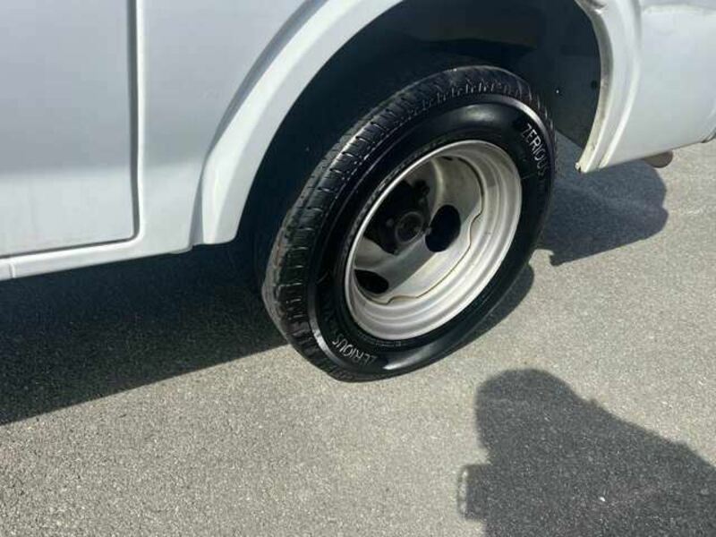 BONGO VAN-6