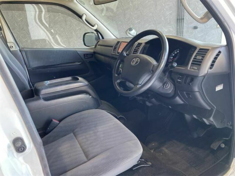HIACE VAN-11