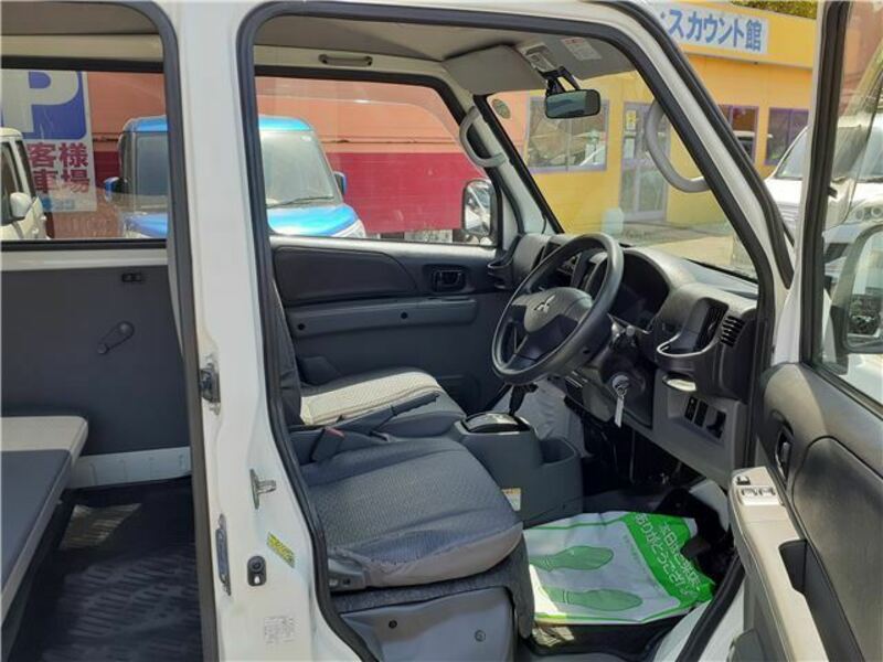 MINICAB VAN-16