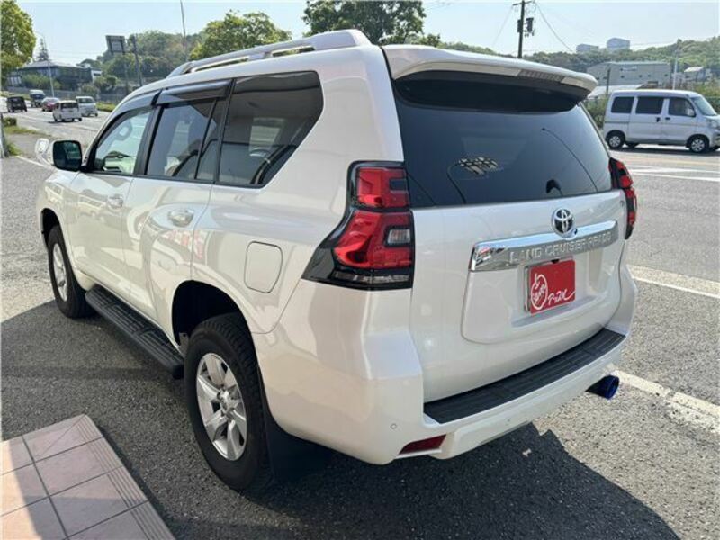LAND CRUISER PRADO-9