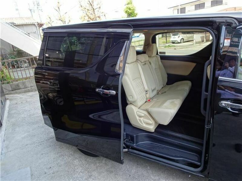 VELLFIRE-20