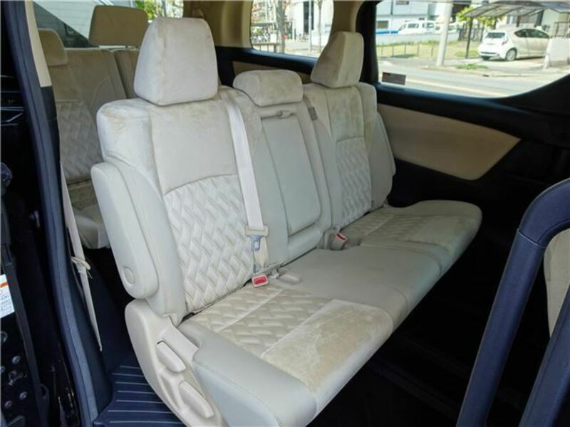 VELLFIRE-41