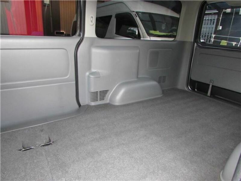 HIACE VAN-28