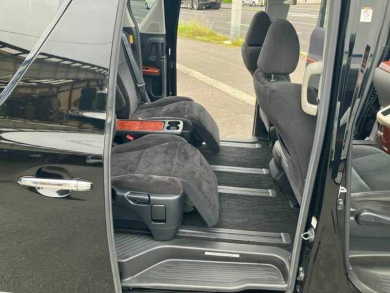 VELLFIRE-11