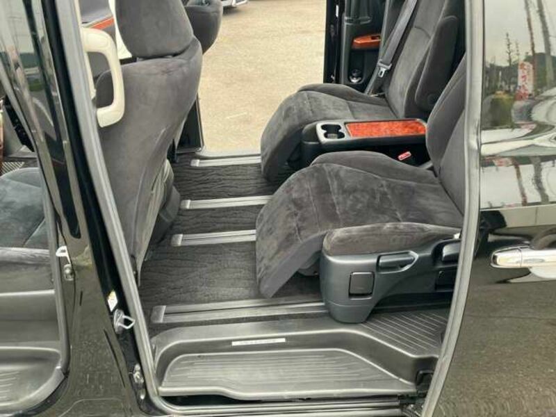 VELLFIRE-12