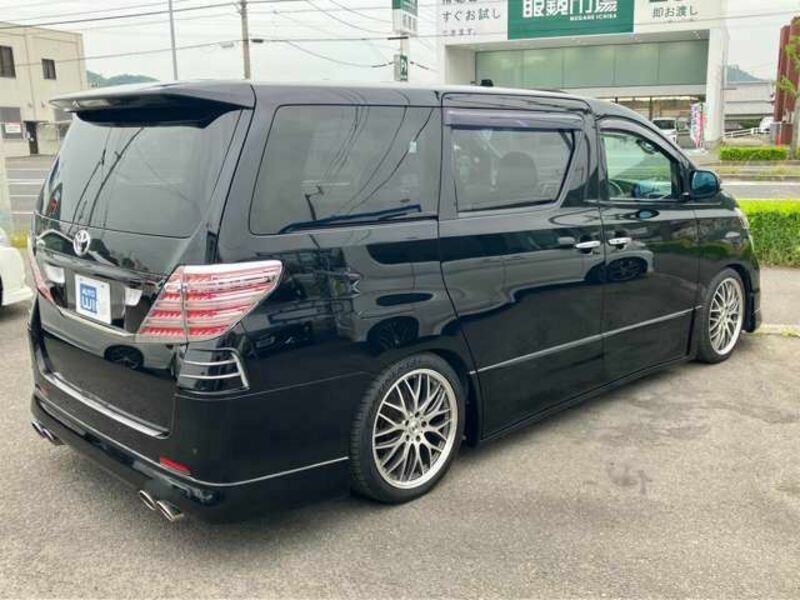 VELLFIRE-18