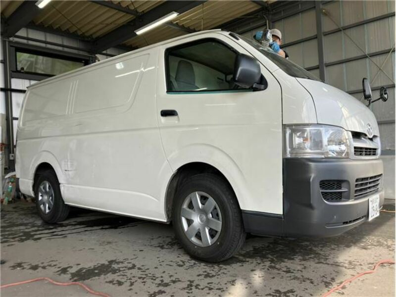 TOYOTA　HIACE VAN