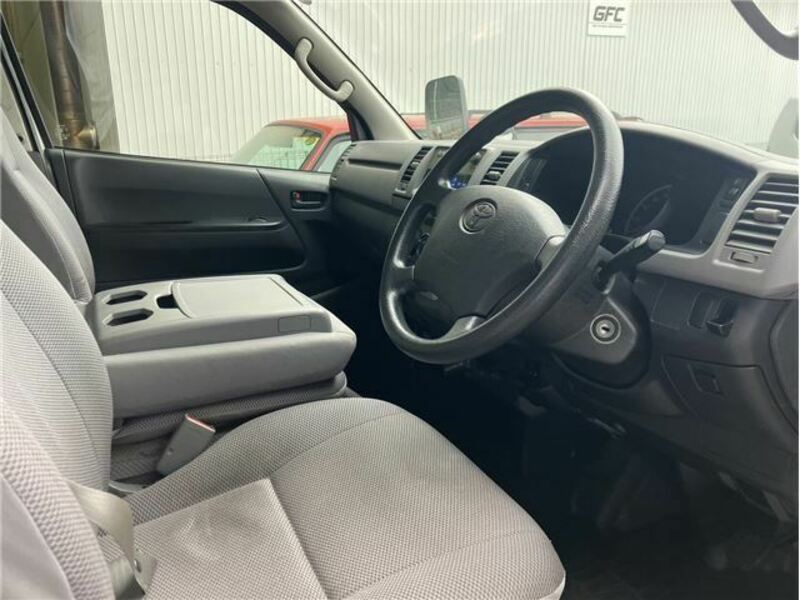 HIACE VAN-1