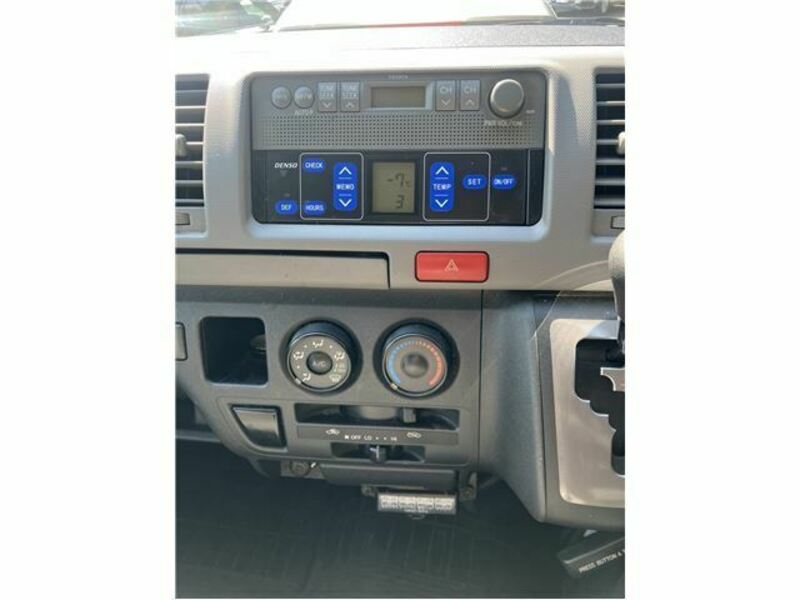 HIACE VAN-3