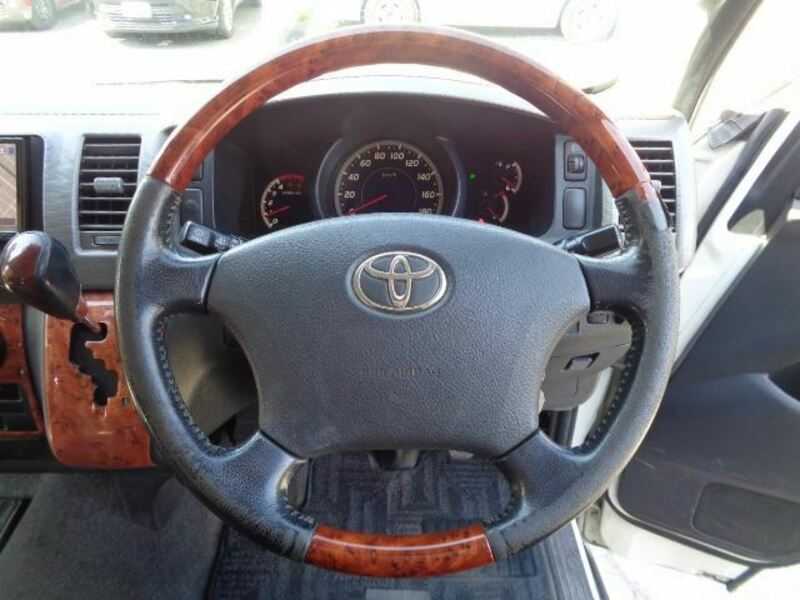 HIACE VAN-13