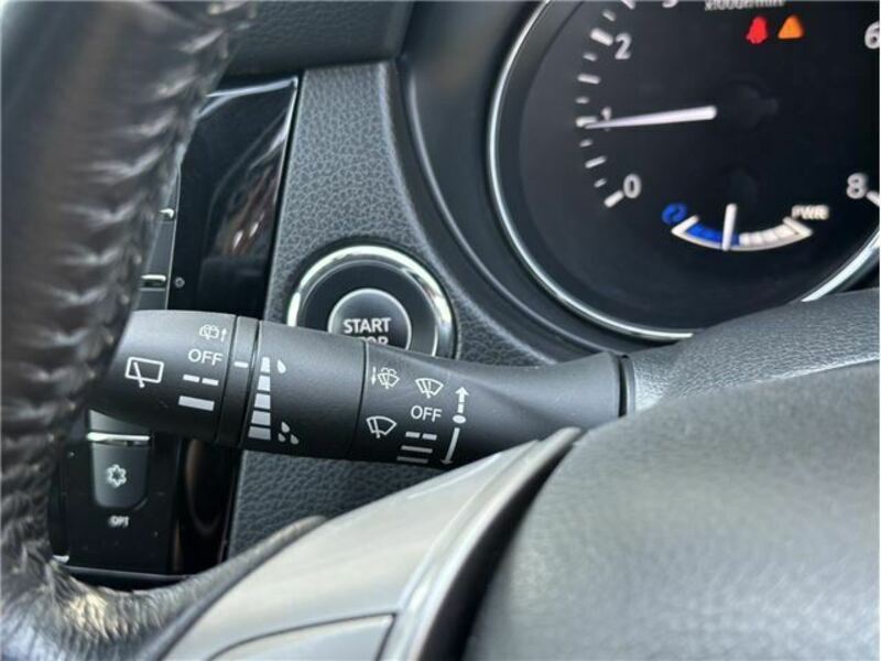 X-TRAIL-25