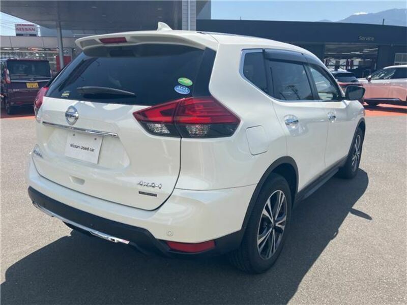 X-TRAIL-1