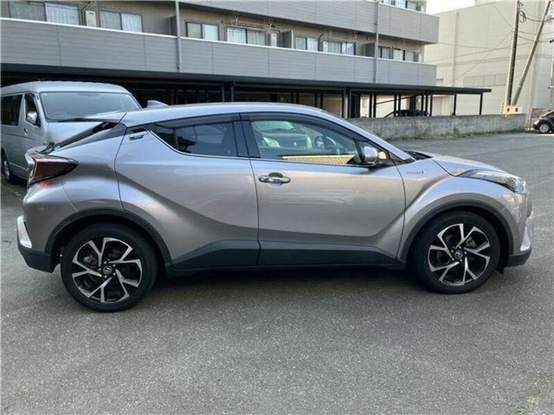 C-HR-8