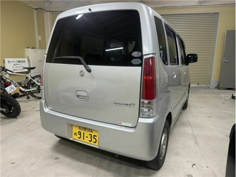 WAGON R-8