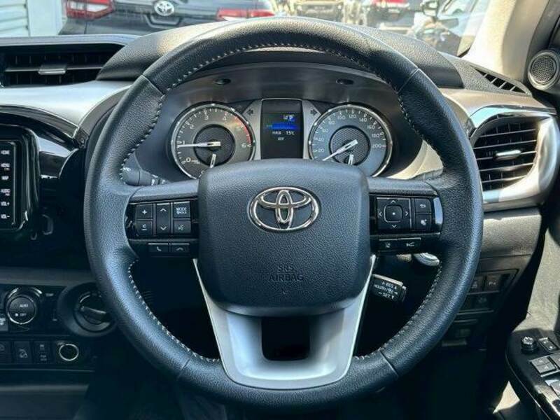 HILUX-13