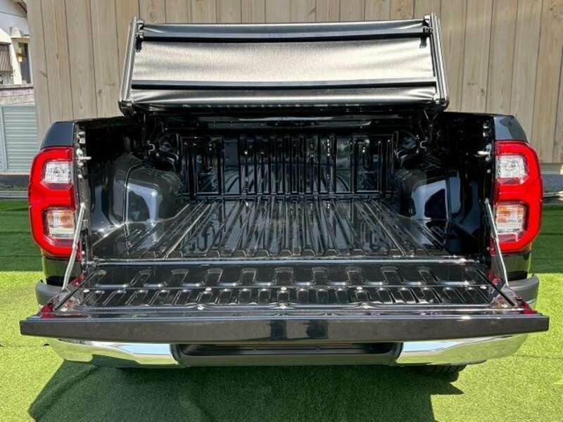 HILUX-19