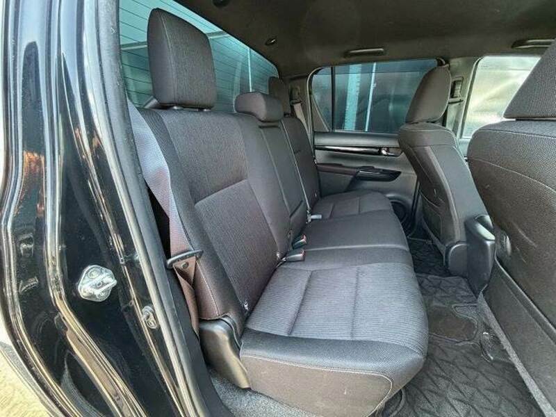 HILUX-9