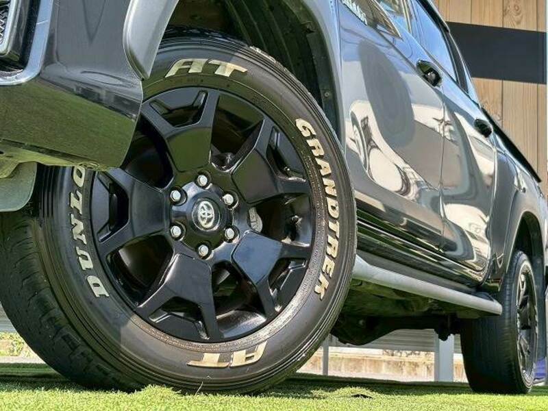 HILUX-11
