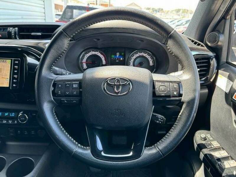 HILUX-13