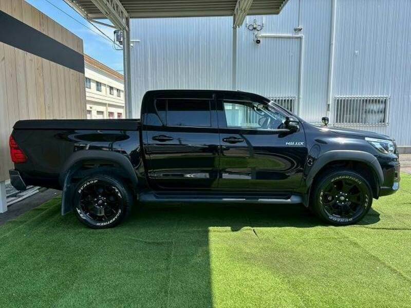 HILUX-17
