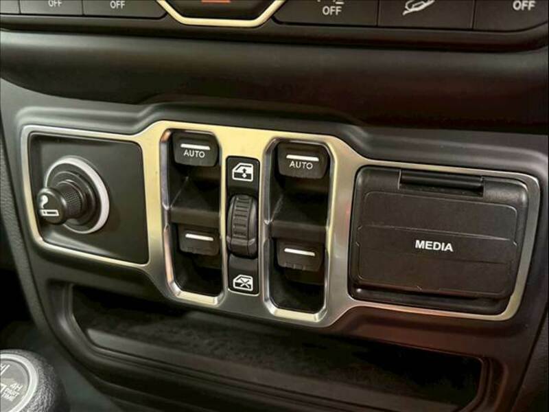 JEEP WRANGLER-15