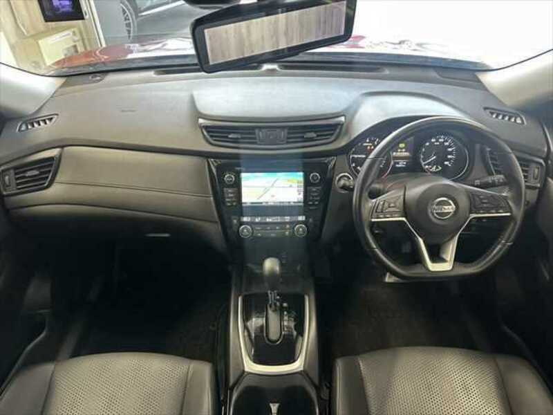 NISSAN　X-TRAIL