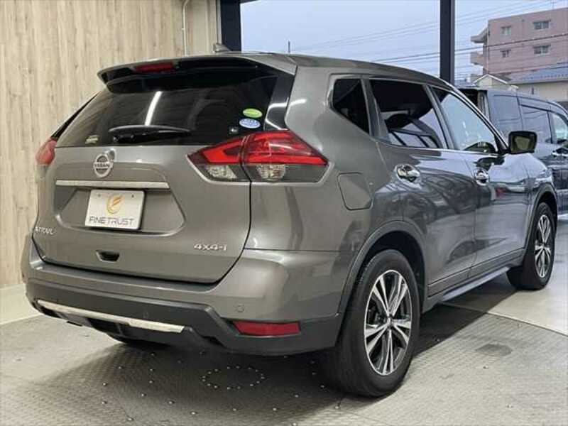 X-TRAIL-17