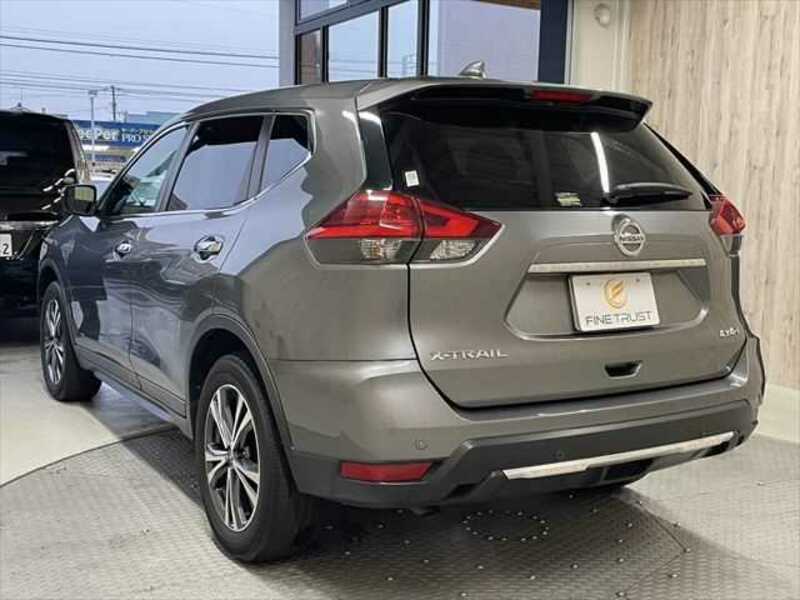 X-TRAIL-18