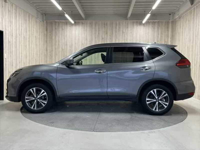 X-TRAIL-19