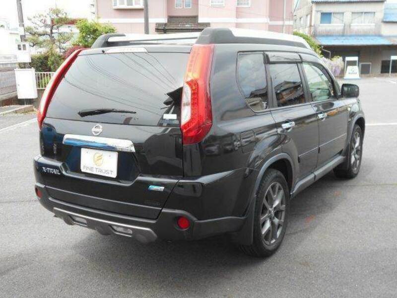 X-TRAIL
