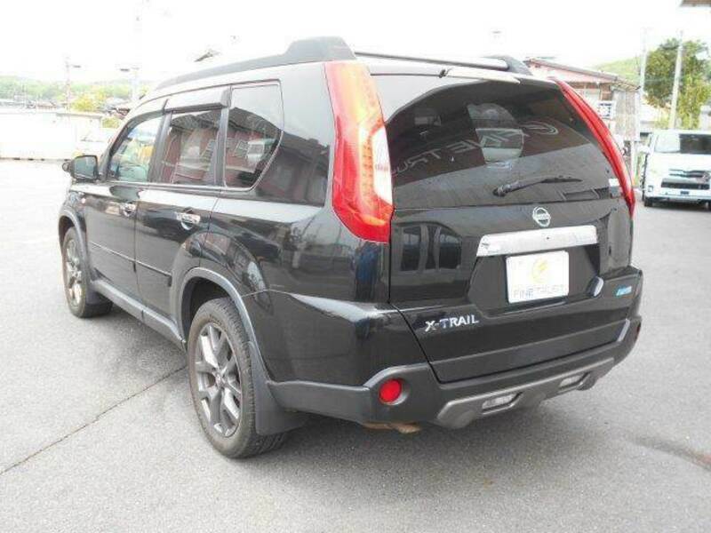 X-TRAIL