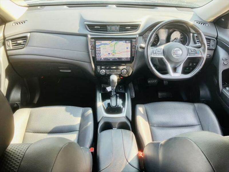 X-TRAIL-1