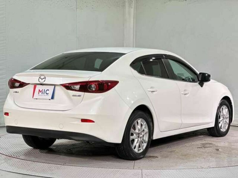 AXELA HYBRID-4
