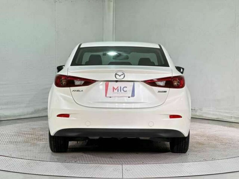 AXELA HYBRID-5