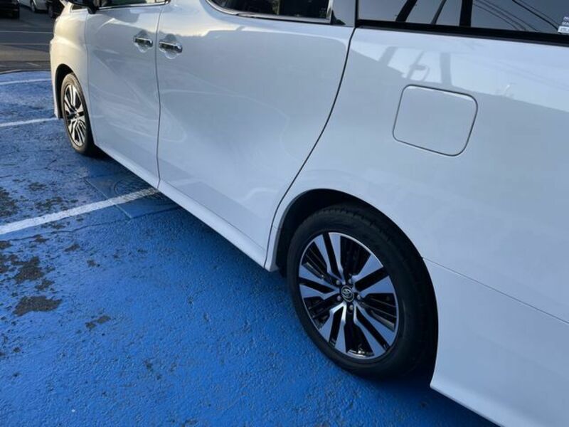 VELLFIRE-11