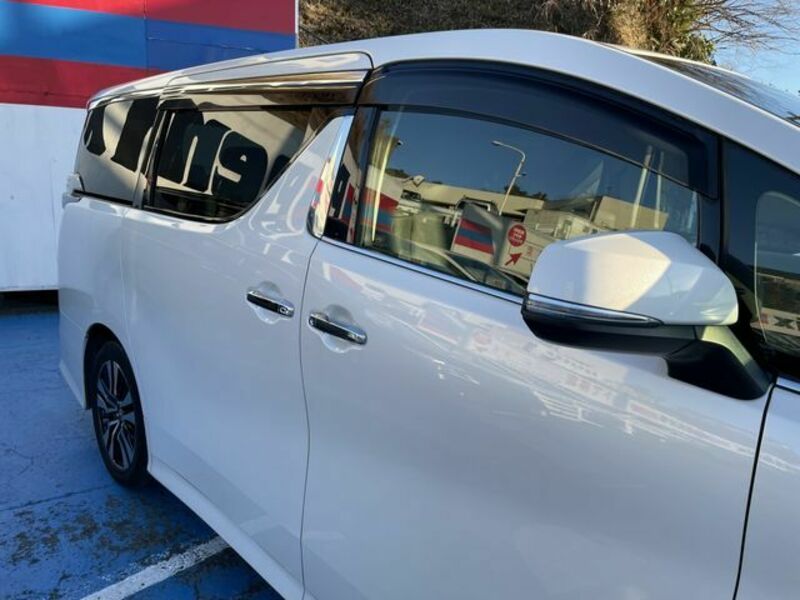 VELLFIRE-12