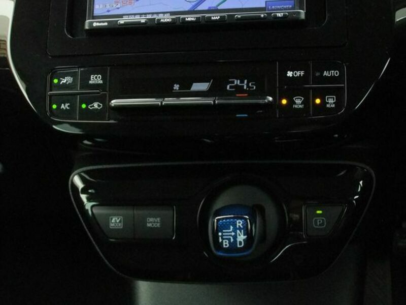 PRIUS-11