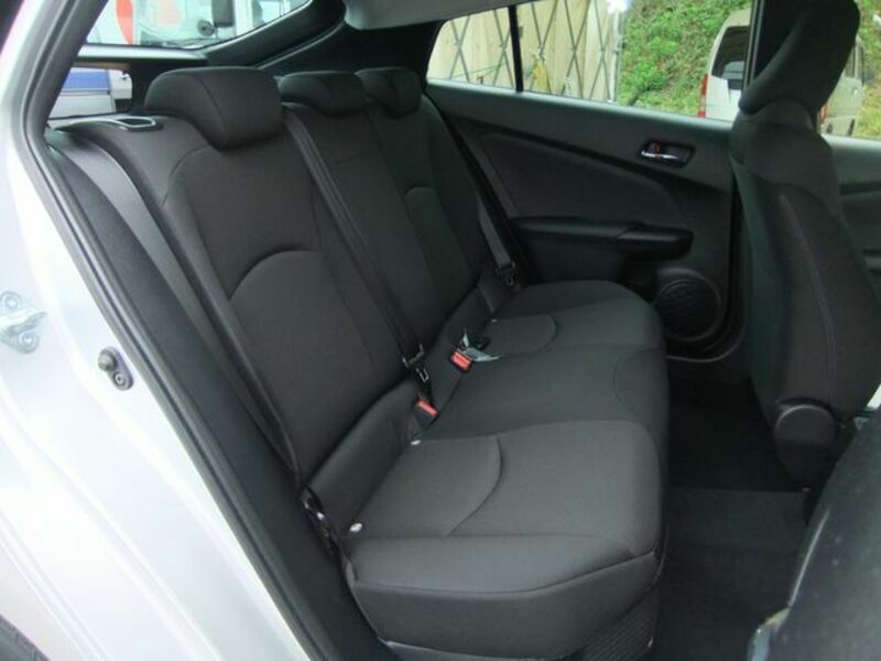 PRIUS-17