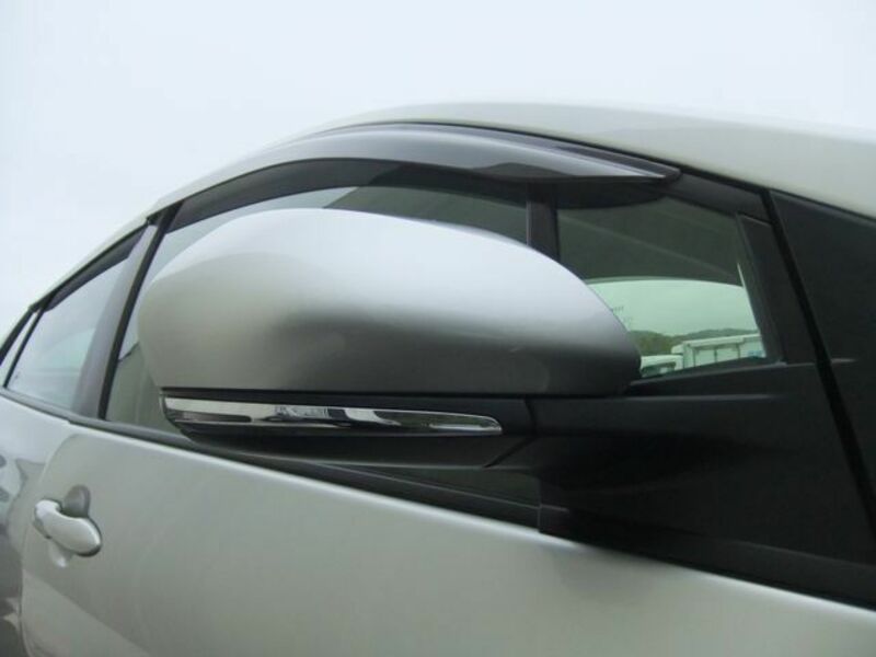 PRIUS-25