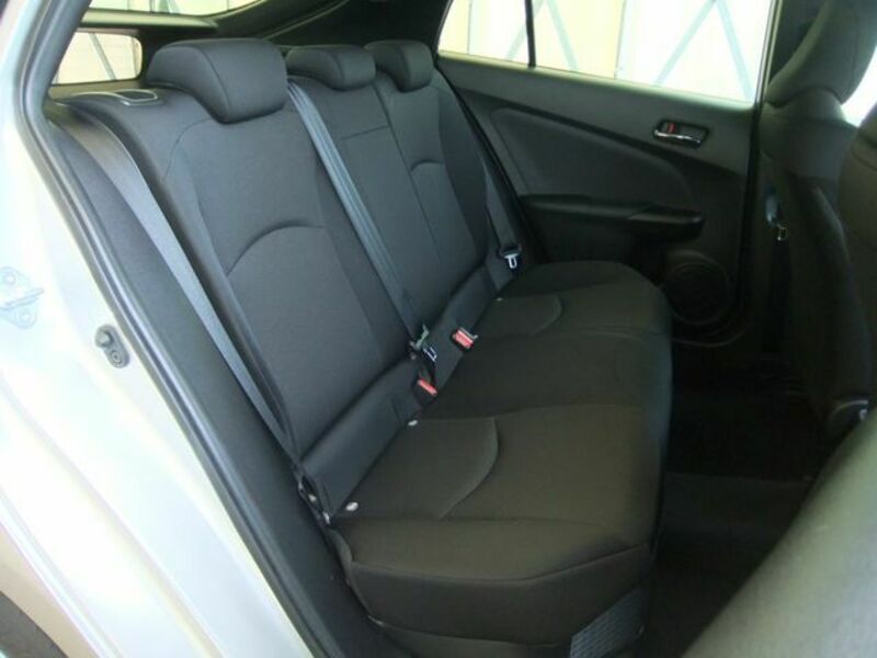 PRIUS-17