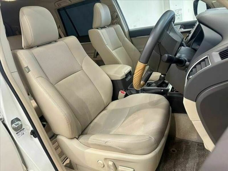 LAND CRUISER PRADO-8