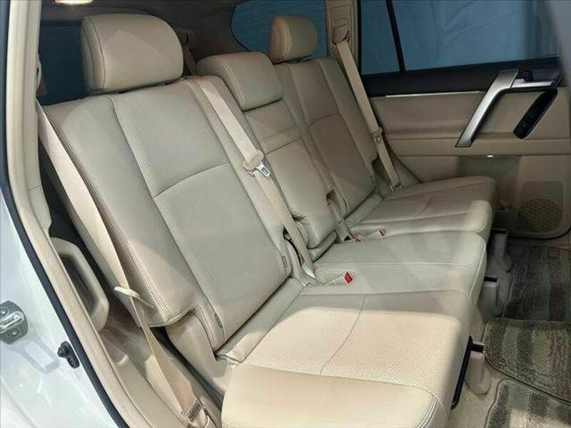 LAND CRUISER PRADO-9