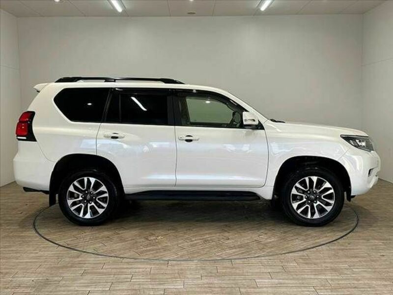 LAND CRUISER PRADO-16