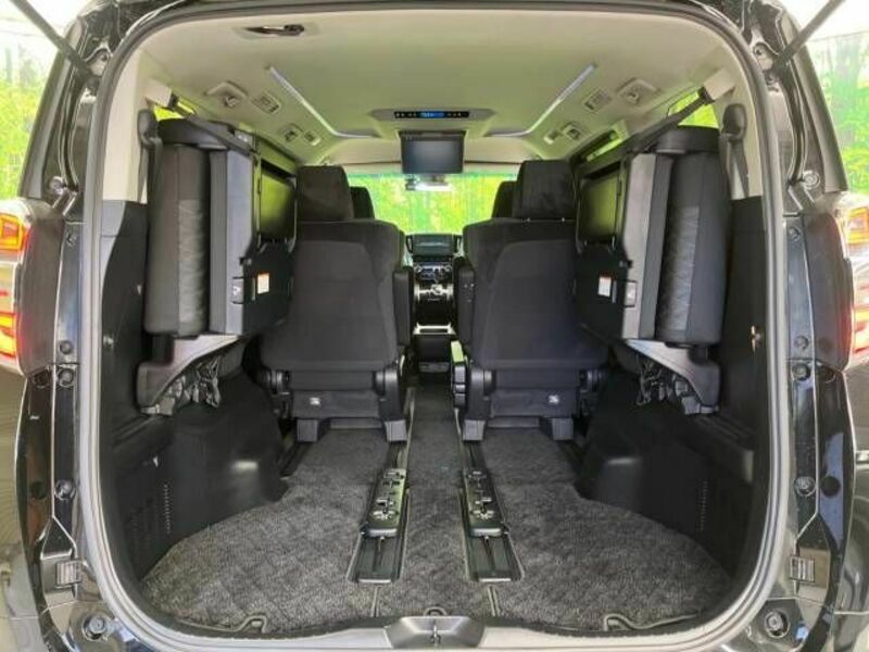VELLFIRE-11