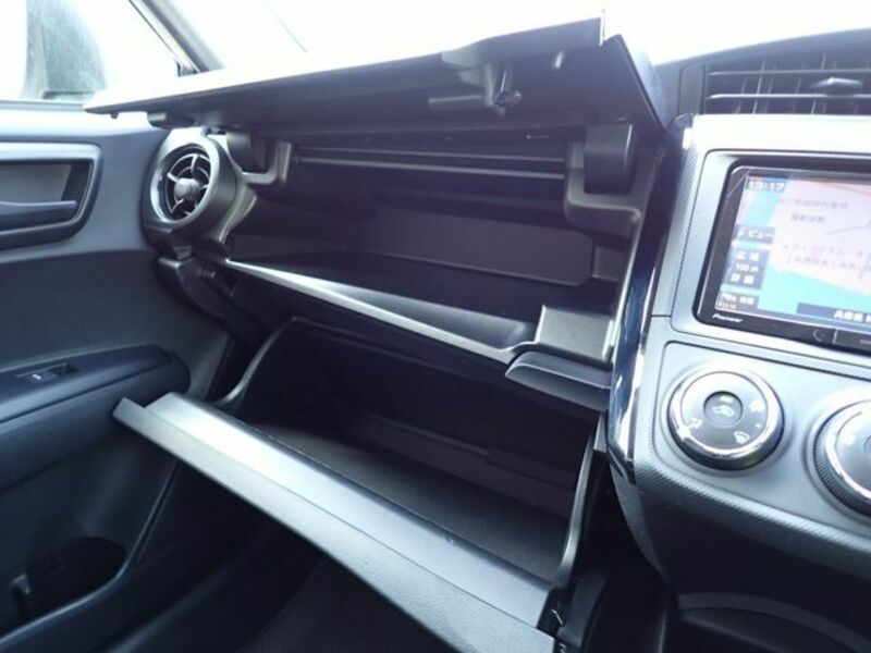 COROLLA AXIO-11